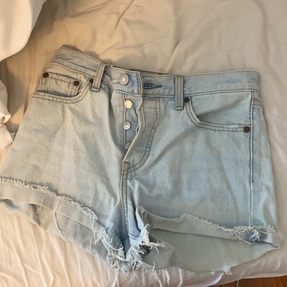 Levi’s Wedgie High Waisted Short - Picture 2 of 3
